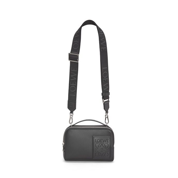 SA 로에베 새틴 로고 카메라 크로스백 C565R41X01 18*7*13cm