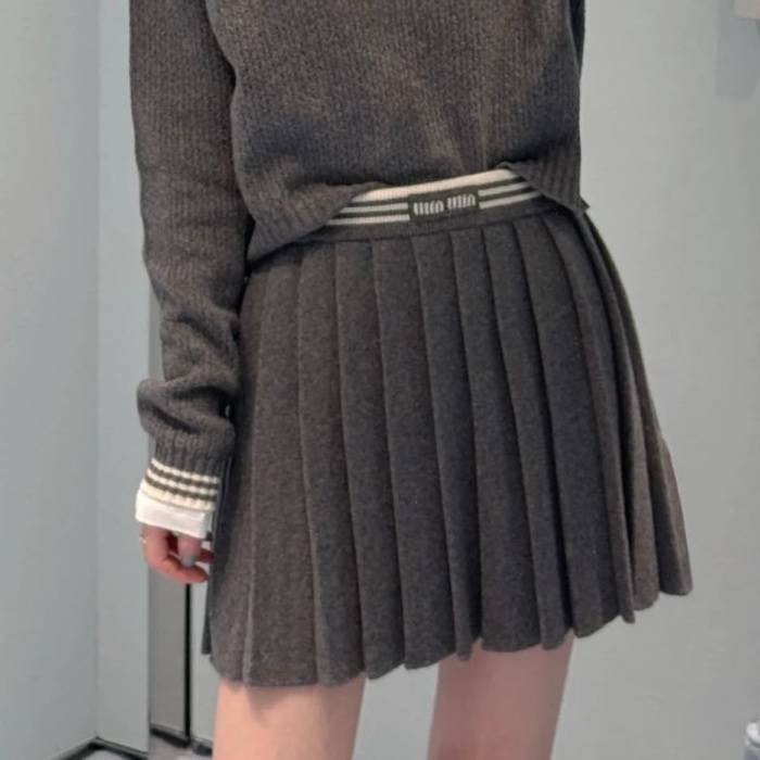미우미우 25SS 다크그 레이캐시미어블렌드미니스커트 MMG523