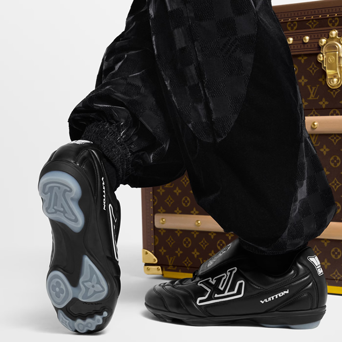 Louis Vuitton1AHAI4 LV 풋프린트 사커 스니커즈