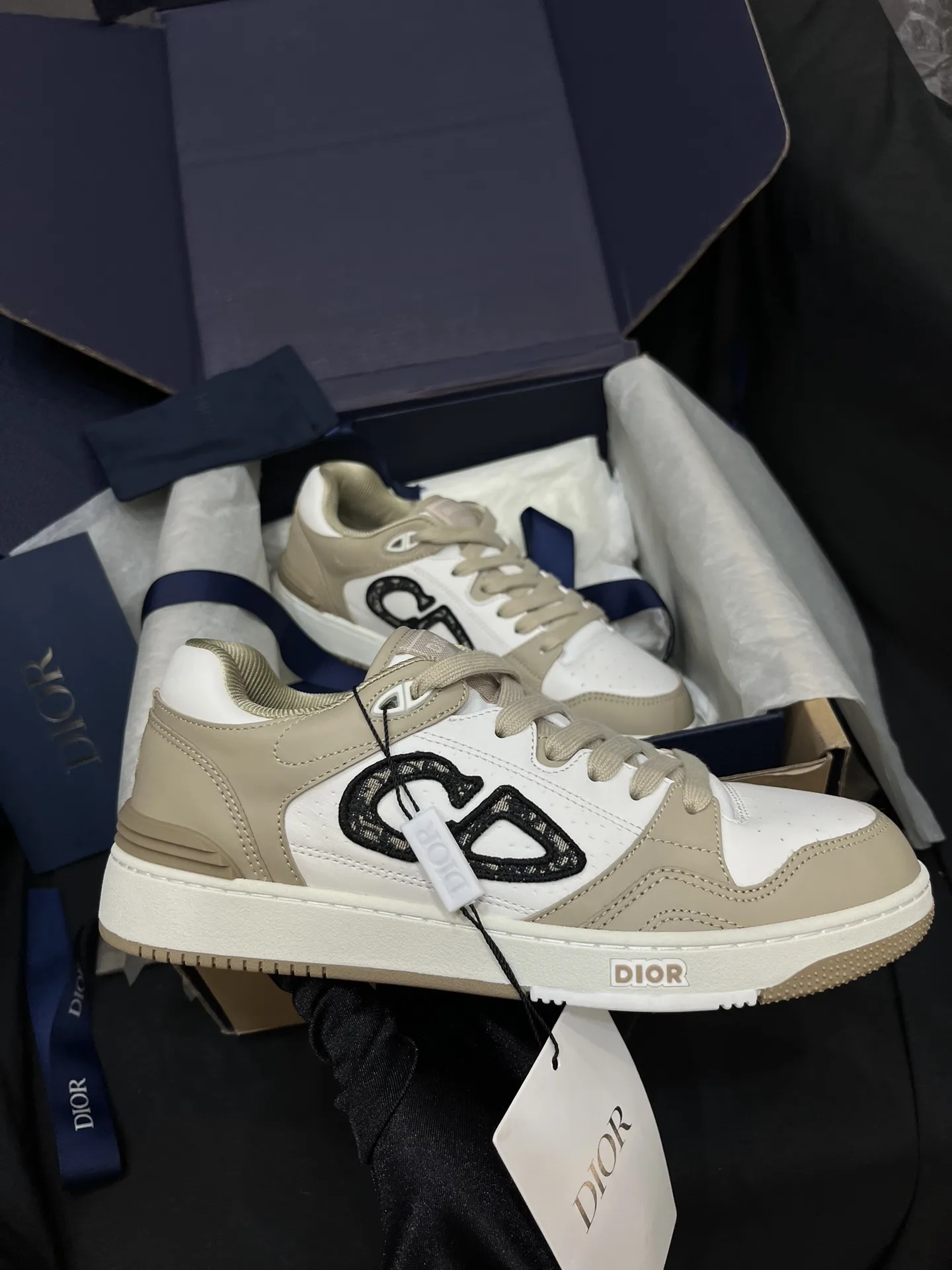 디올 B57 스니커즈