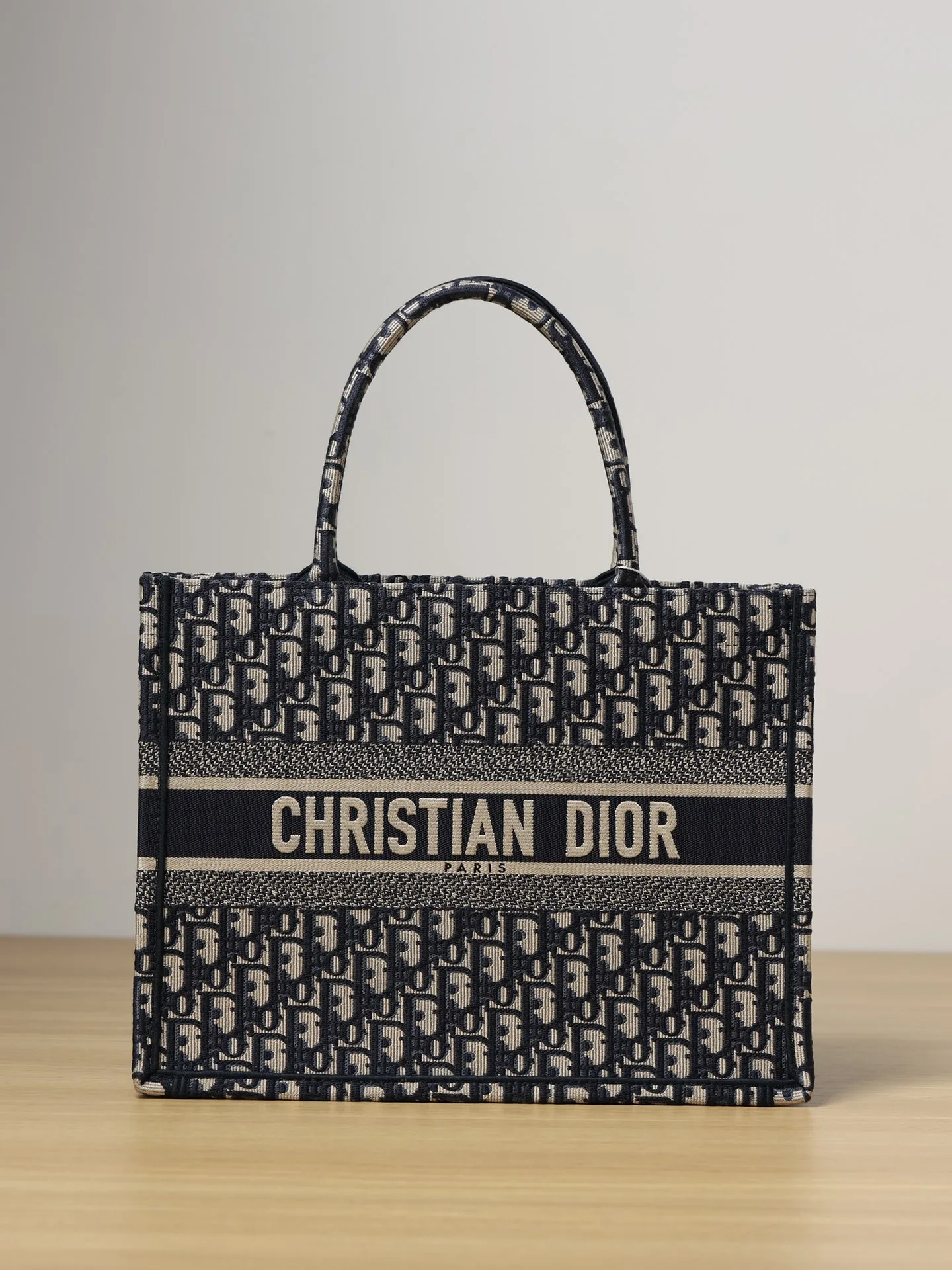Dior Book Tote M1296ZRIW_M828 36.5 x 28 x 17.5