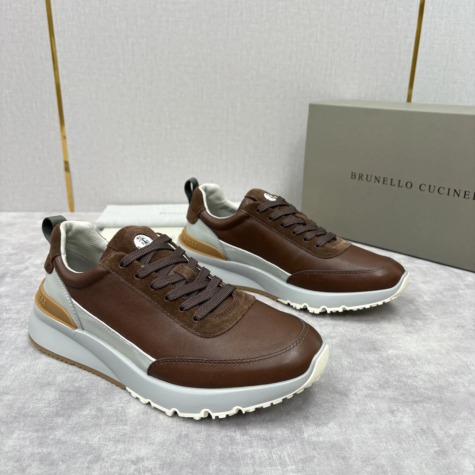 Brunello Cucinelli 로우탑 스니커즈