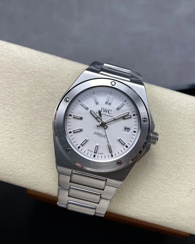GH l 9015무브먼트  l 40mm l 인제니어 오토매틱 - IW323904