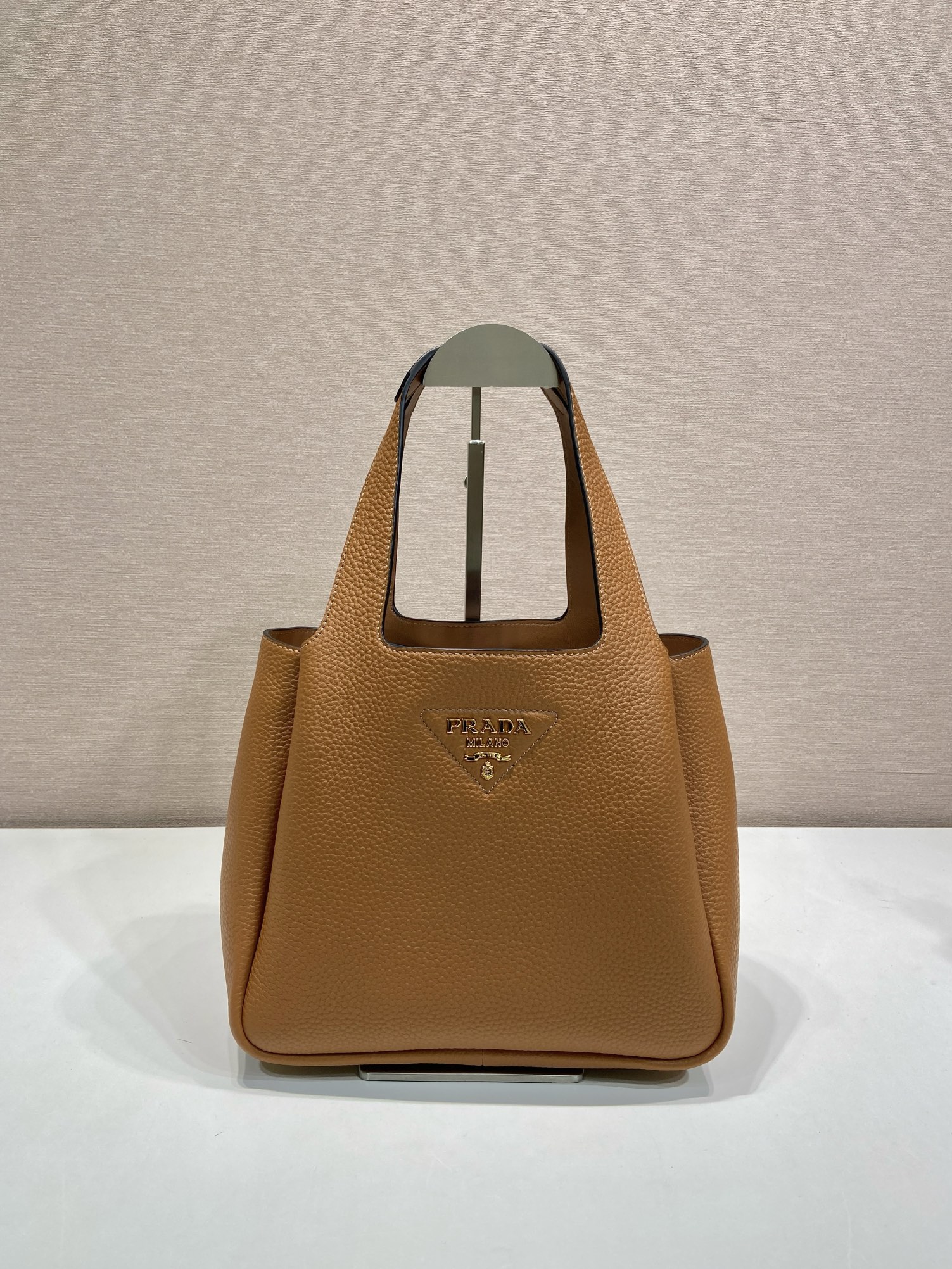 프라다 비텔로 레더 토트백  1BG335 25x21.5x14cm