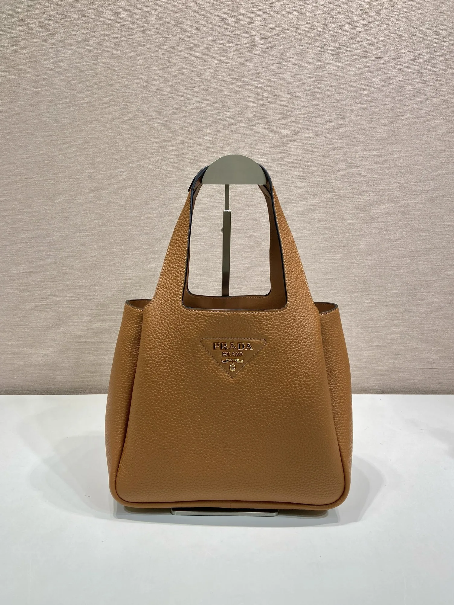 프라다 비텔로 레더 토트백  1BG335 25x21.5x14cm