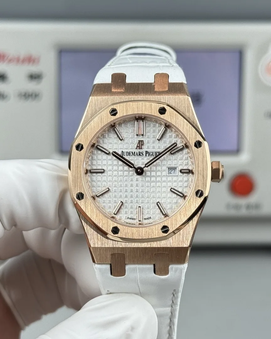 GR | 쿼츠 무브먼트 l 33mm l 오데마 피게 로열 오크 67651