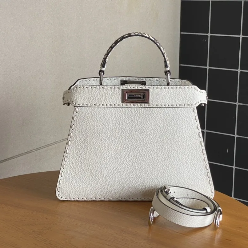 FENDI 스몰 피카부peekaboo  ISeeU 27 X 23 X 11 cm