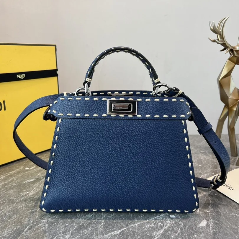 FENDI 스몰 피카부peekaboo  ISeeU  27*9.5*21cm