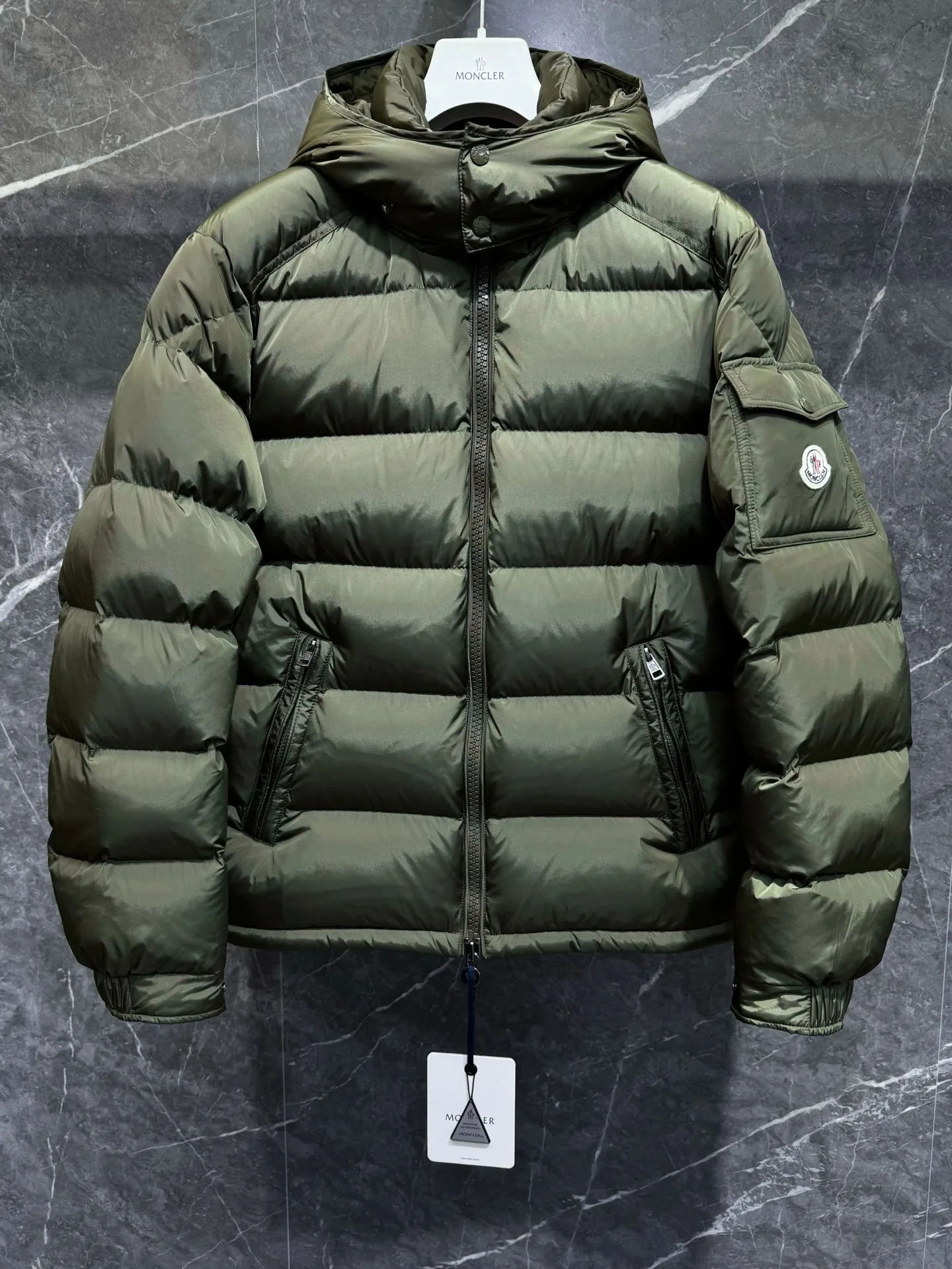Moncler Maya 매트 쇼트 다운 재킷