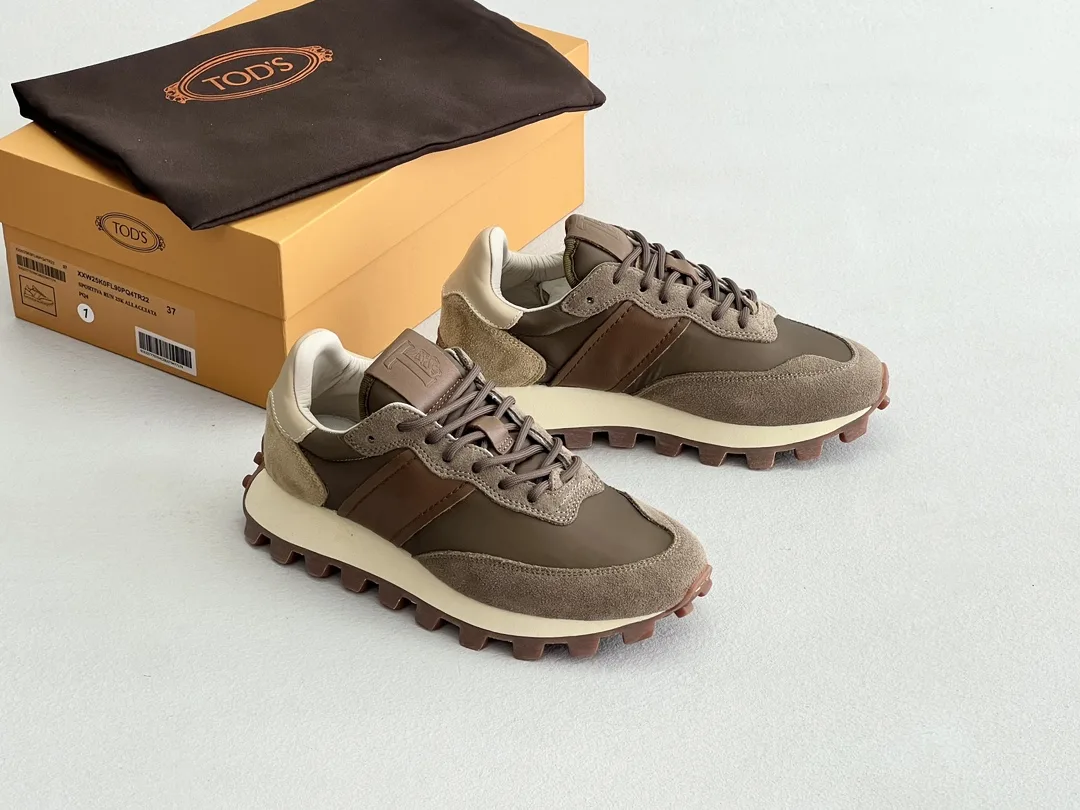 Tods XXM25K0FL90RJ9 RFV4  1T Sneakers