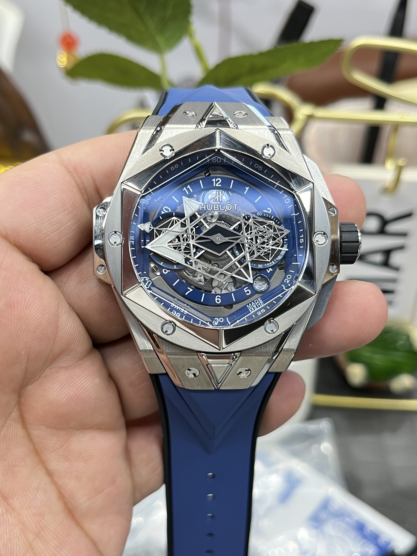 BBF  l 1240 l 45mm l  Big Bang Sang Bleu II 418.HX.2001.RX.MXM21