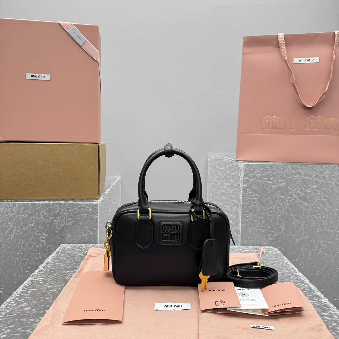 Miu Miu Arcadie Small leather tote bag 19x  13 x 6 cm
