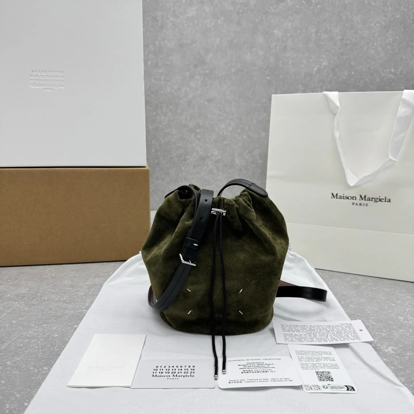 MAISON MARGIELA]드로스트링 크로스바디 버킷 백 15×20×15cm