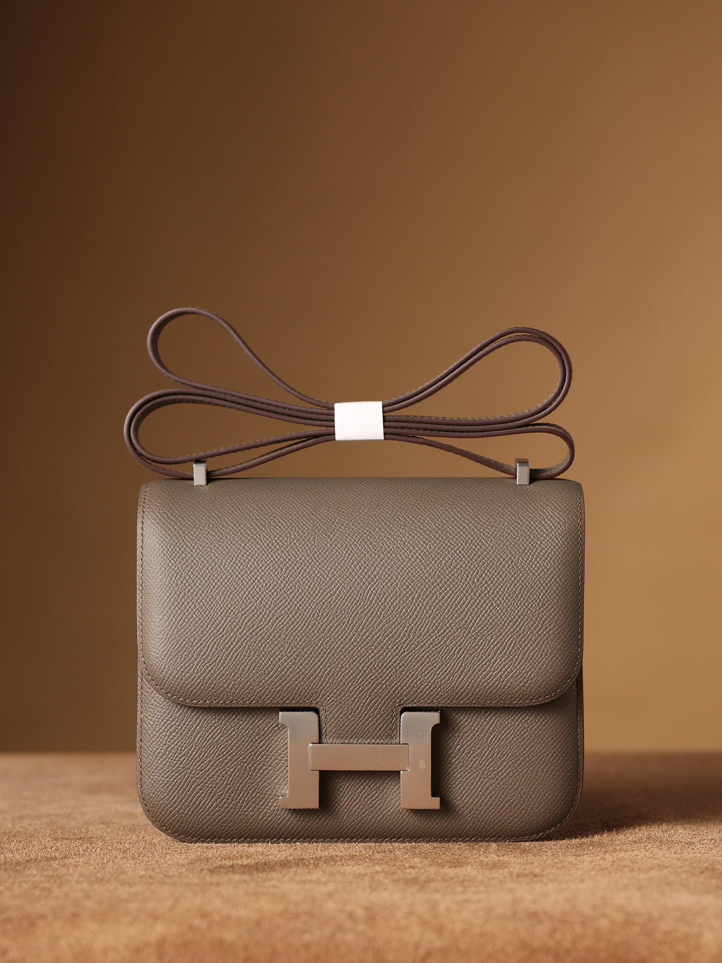 M9 Hermès Constance 18