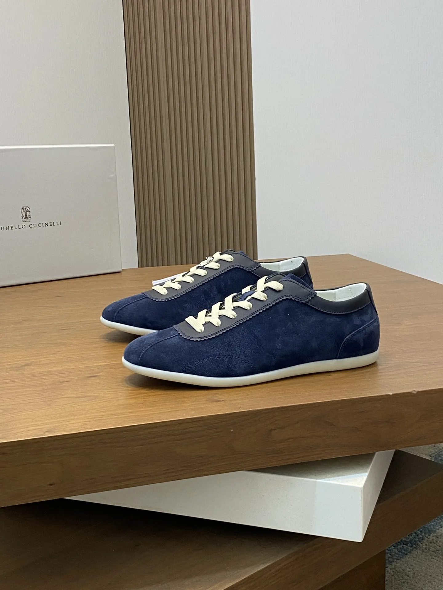 Brunello Cucinelli 스웨이드 스니커즈