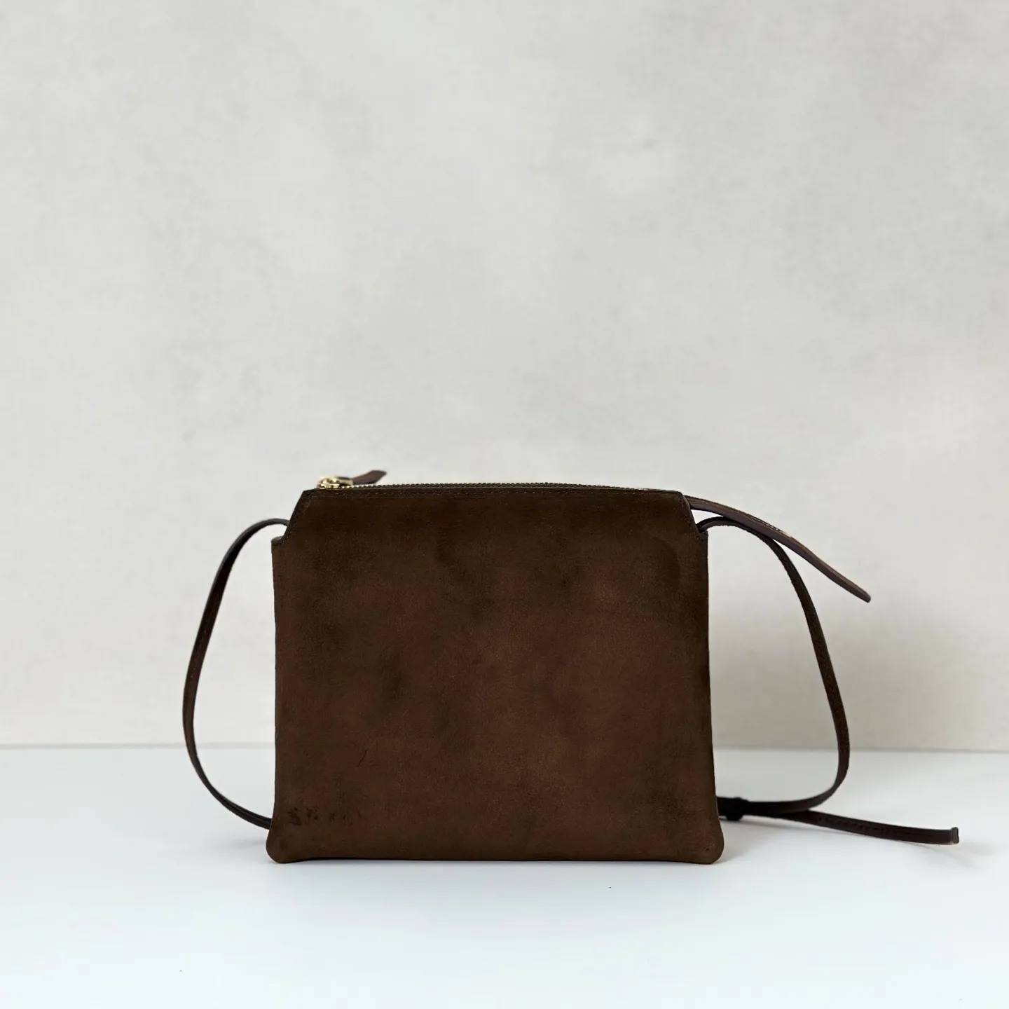 더로우 크로스백  스웨이드 18.5cmX5cmX16cm