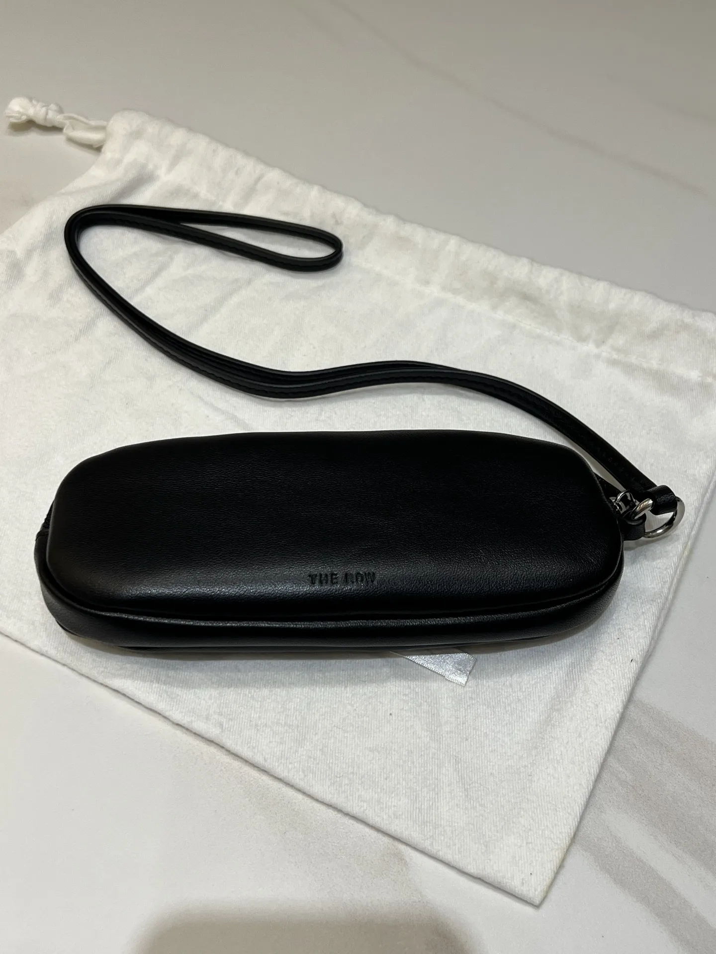 더 로우 The Row Leather Sunglasses Case  18*2.5*8 cm