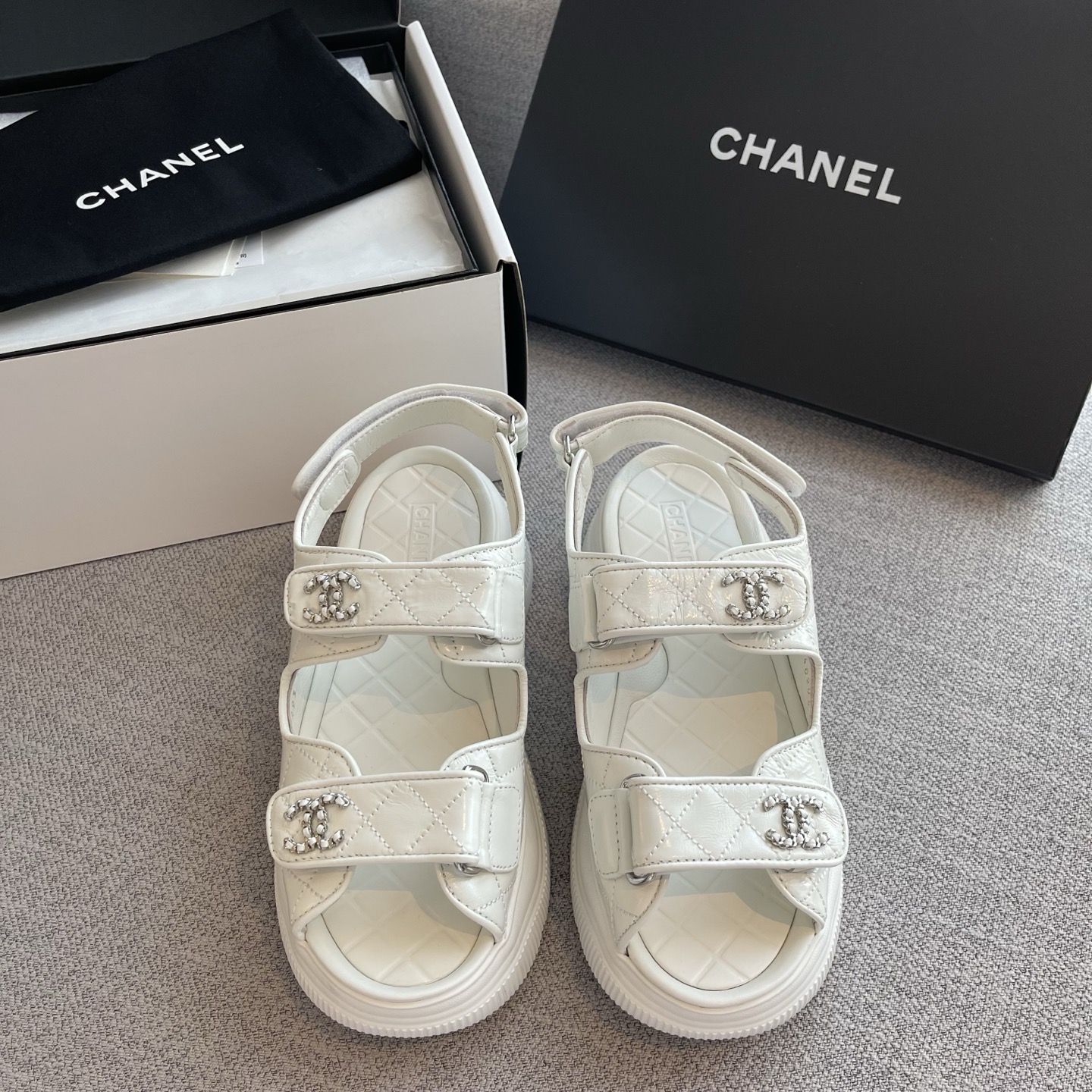 유광 벨크로 샌들 25FW G46293