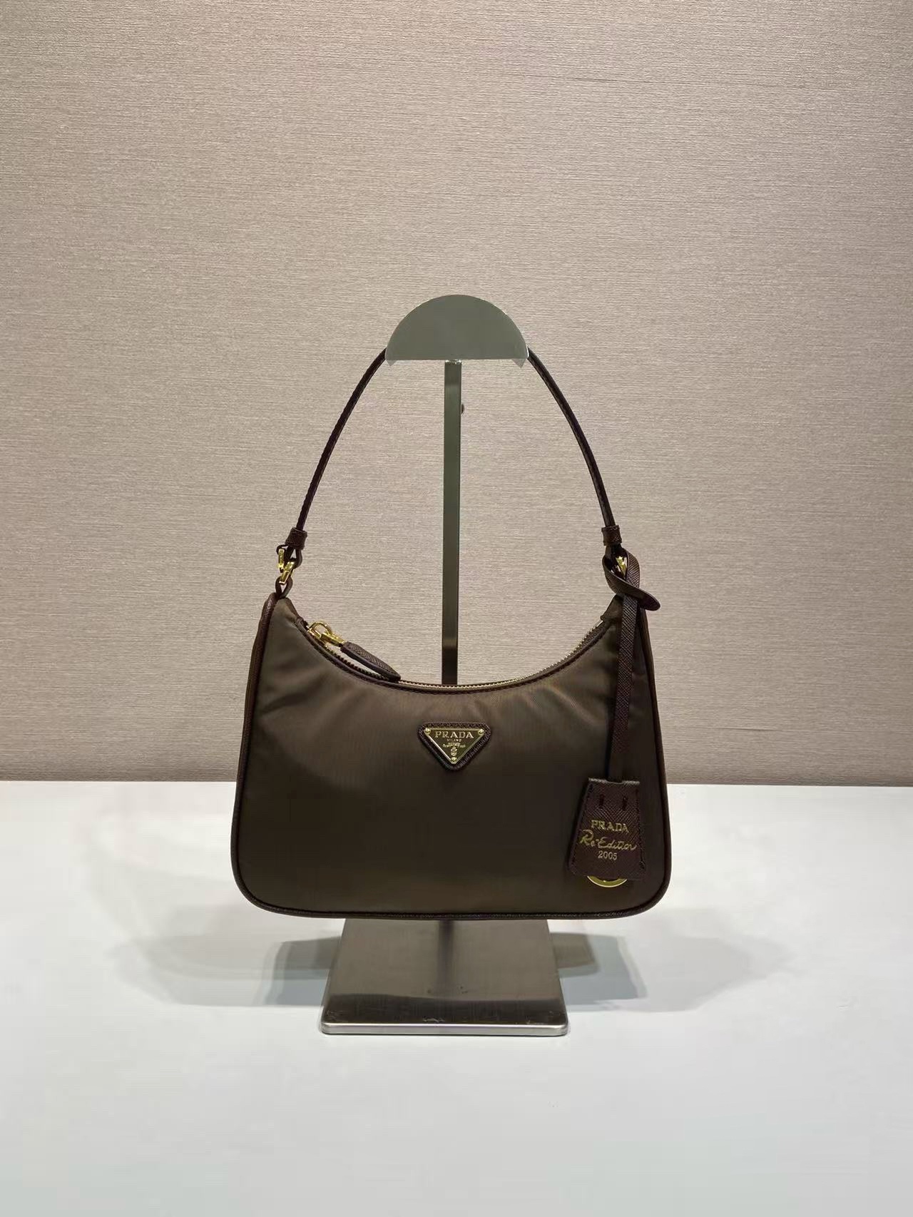 프라다 테수토 나일론 미니 호보백 1N204M 22x18x6cm