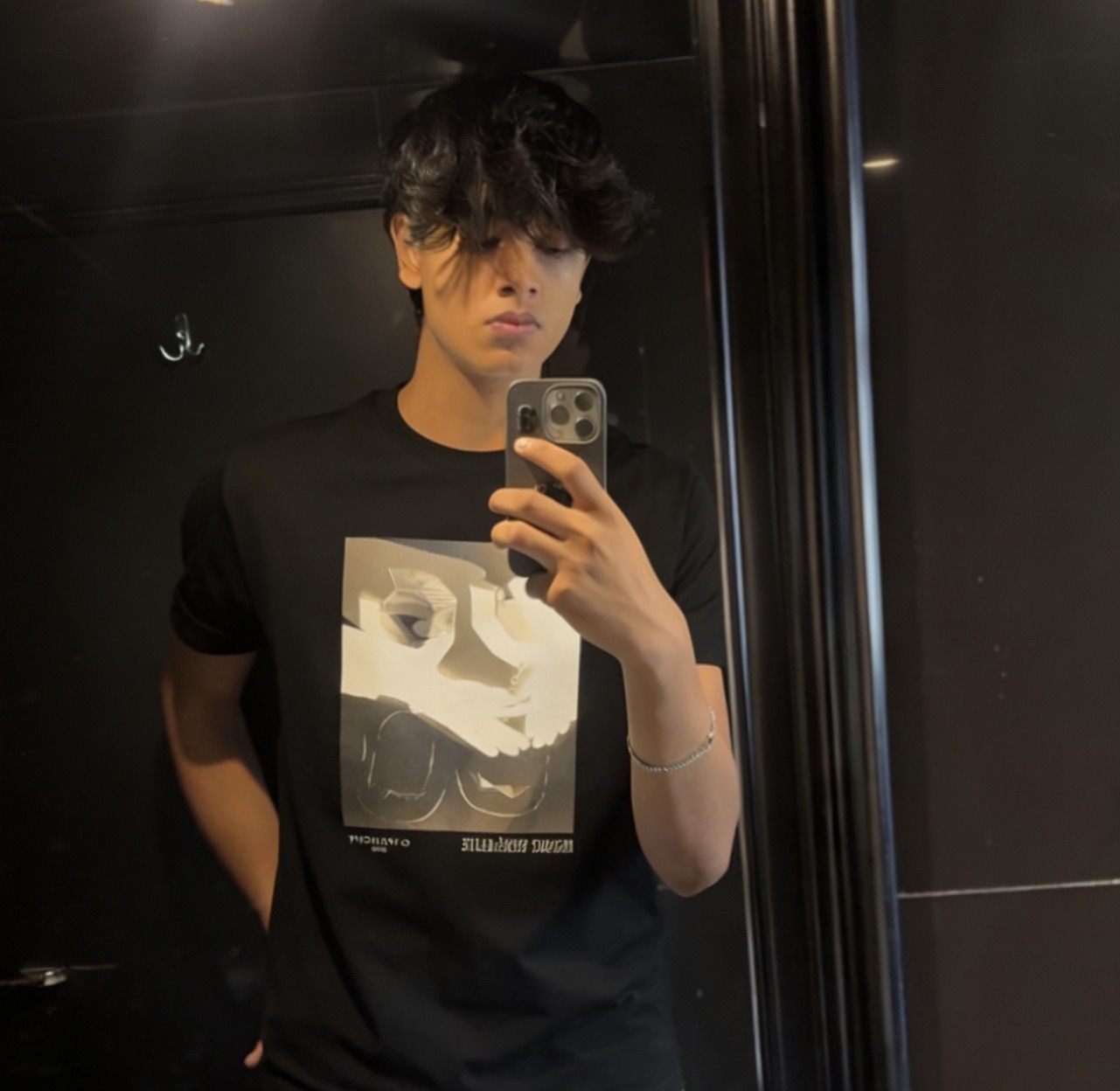 지방시 레귤러 핏 티셔츠