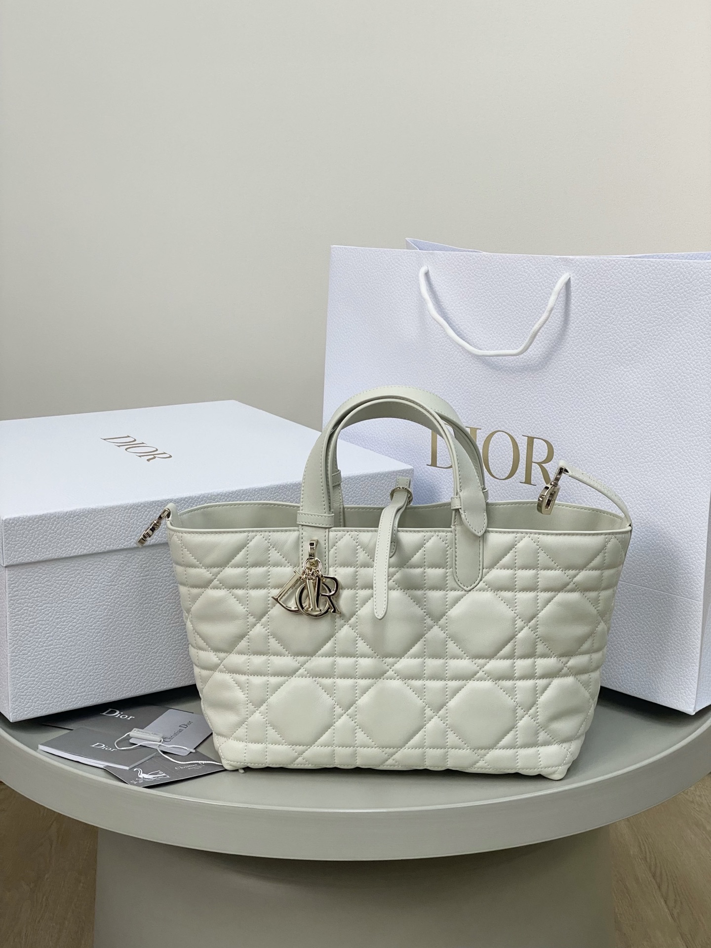 디올 Dior Toujours 미디엄 뚜주흐 백  28.5×19×21.5cm