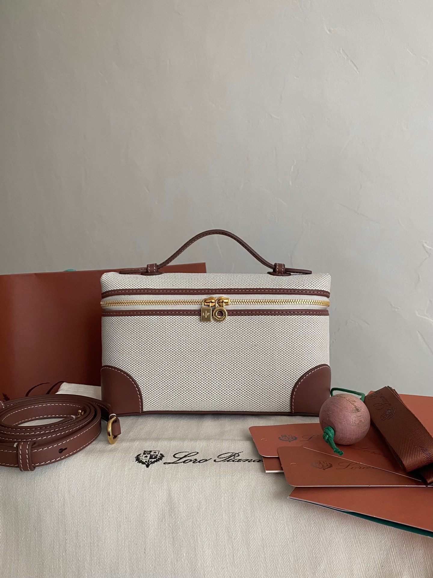 로로피아나  Extra pocket L19 19×7×12cm
