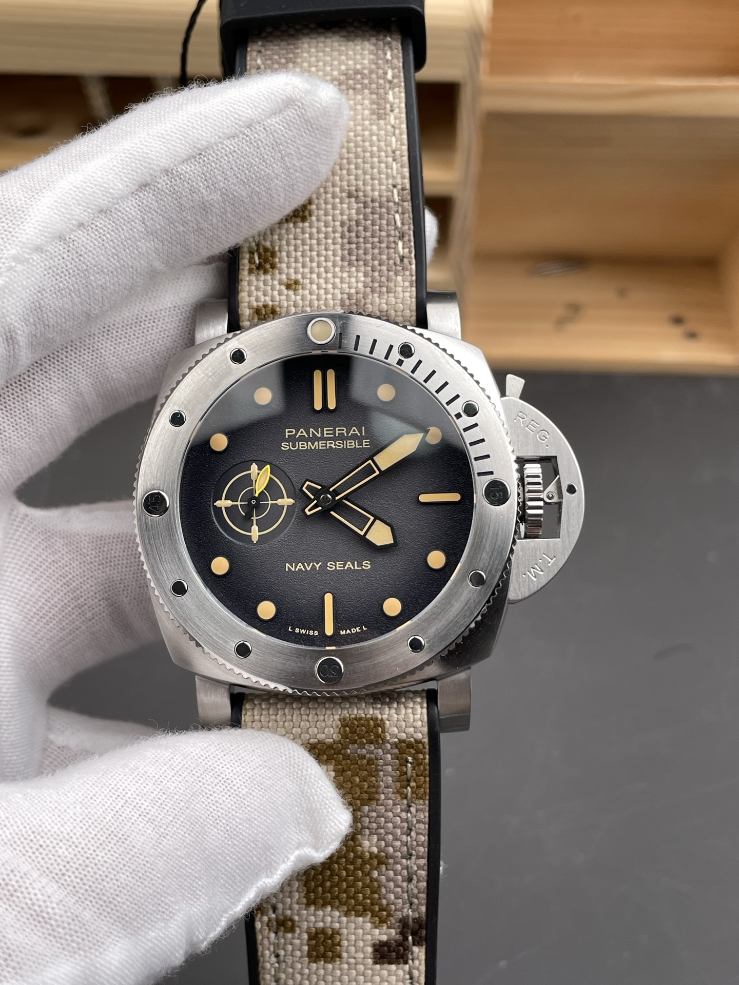 VS l P9010 l 44mm l 파네라이 Pam1518