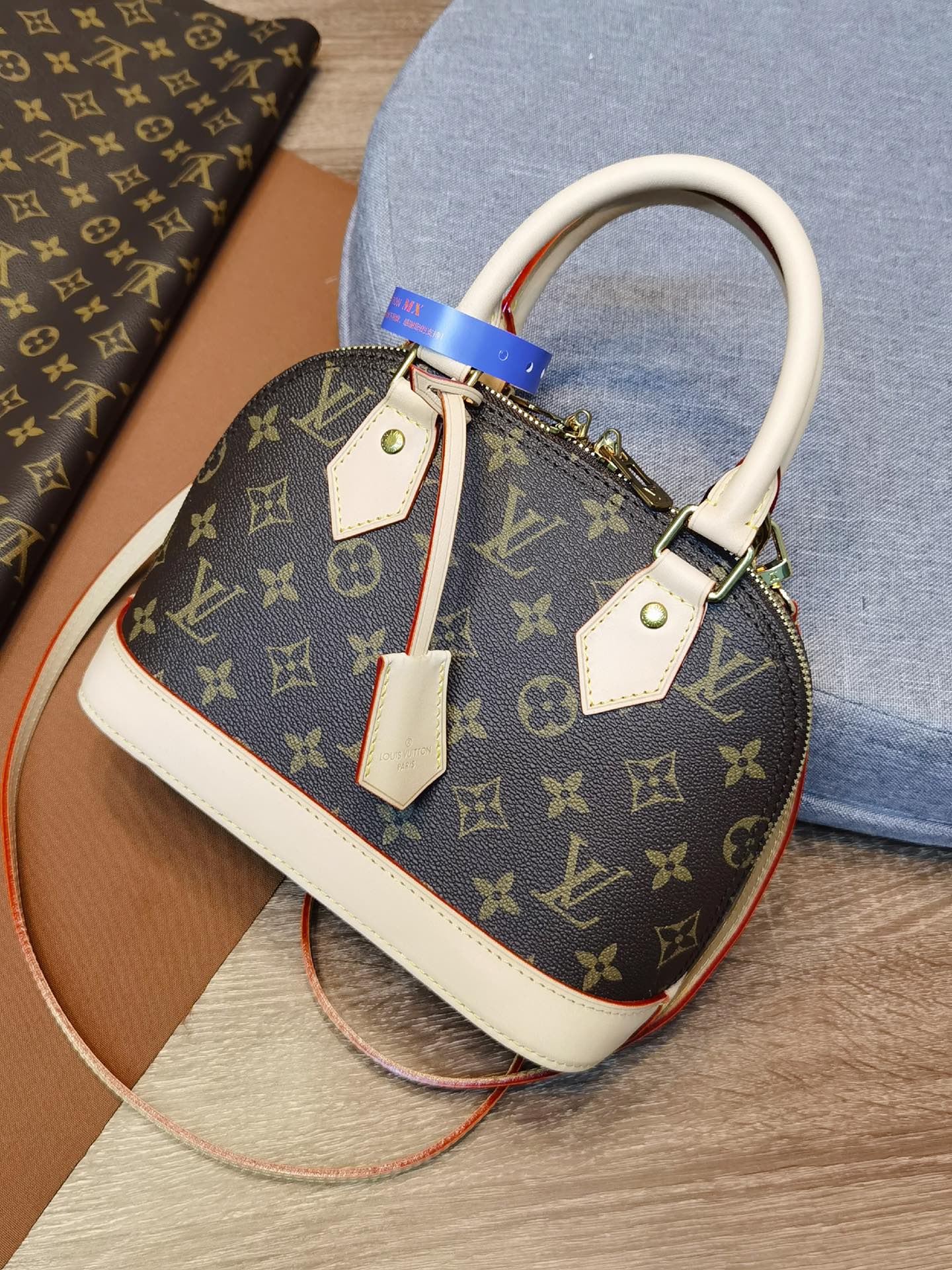 Louis Vuitton Alma BB Monogram  M53152 25*19*12cm