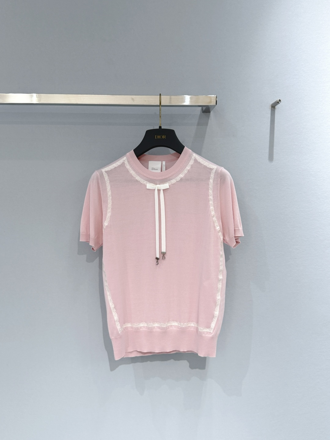 디올 Short-Sleeved Sweater 624S24A6E80