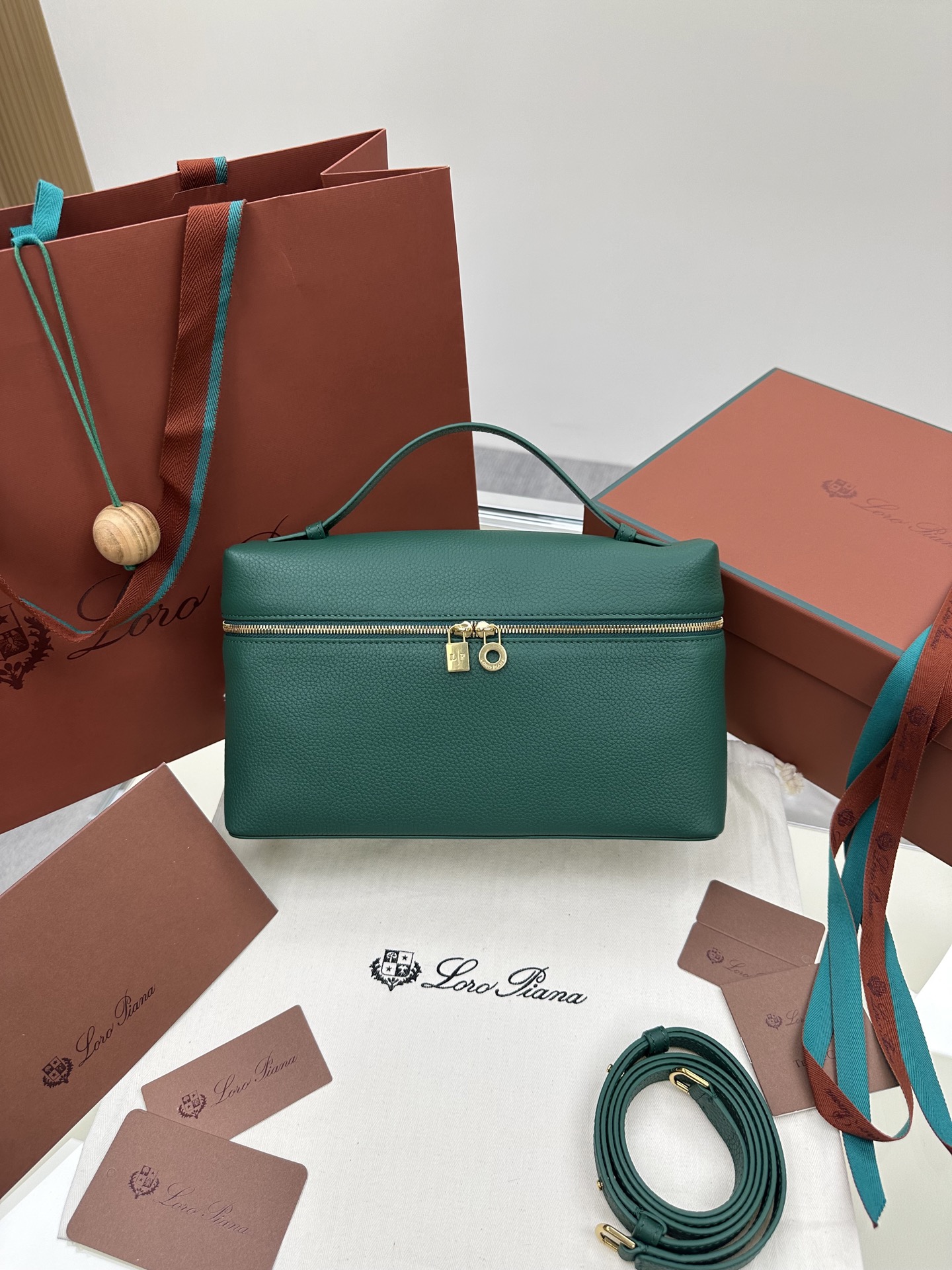 로로피아나 Extra Pocket L27
