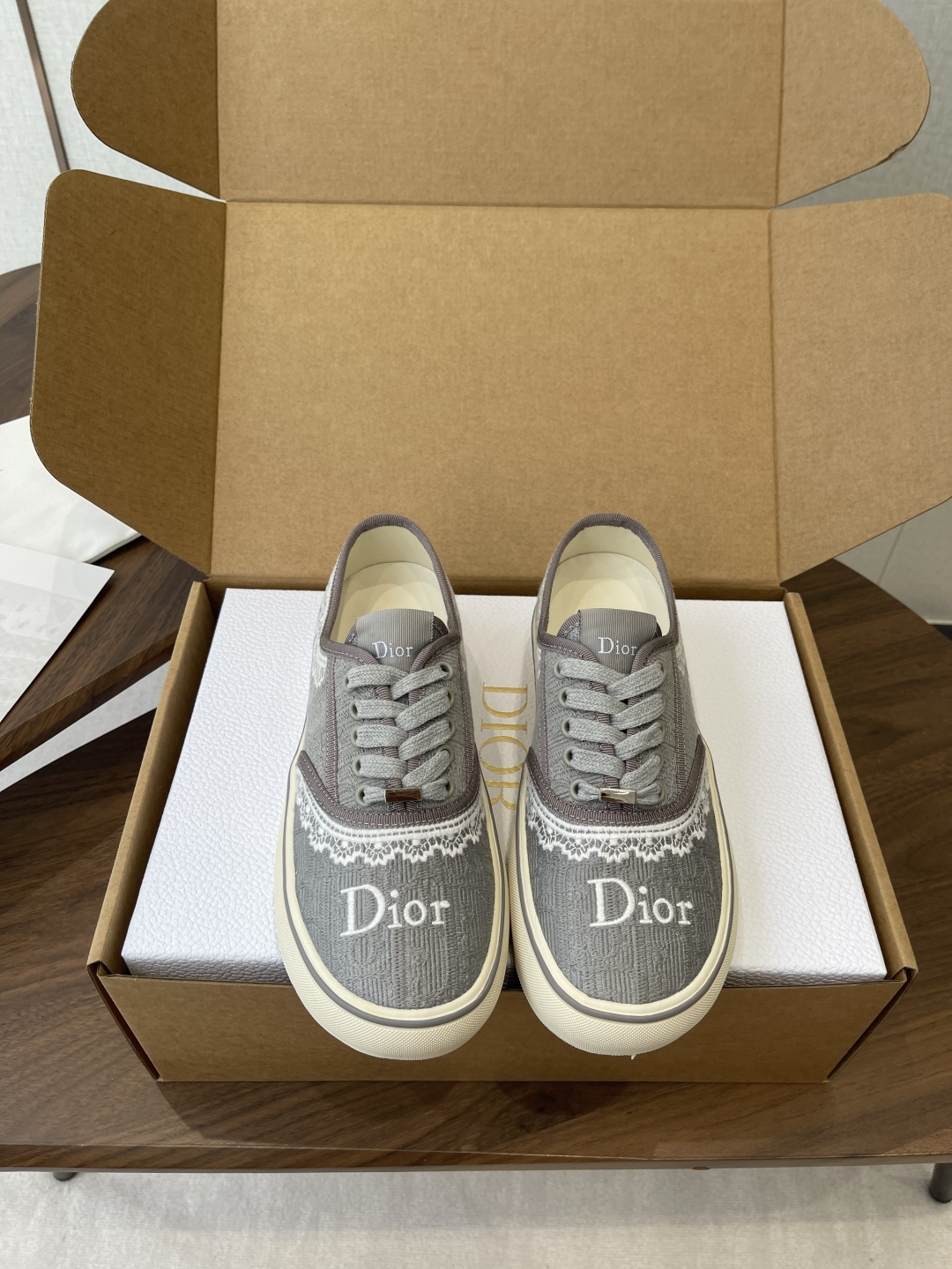 디올 Dior Saltwind Sneaker KCK519OCC