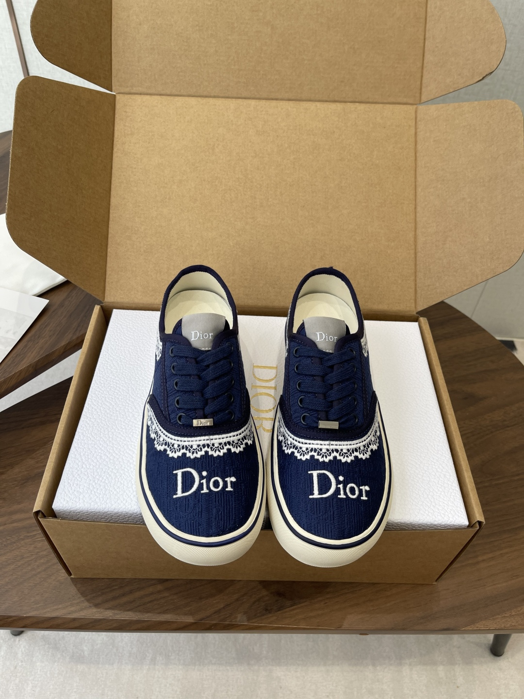 디올 Dior Saltwind Sneaker KCK519OCC