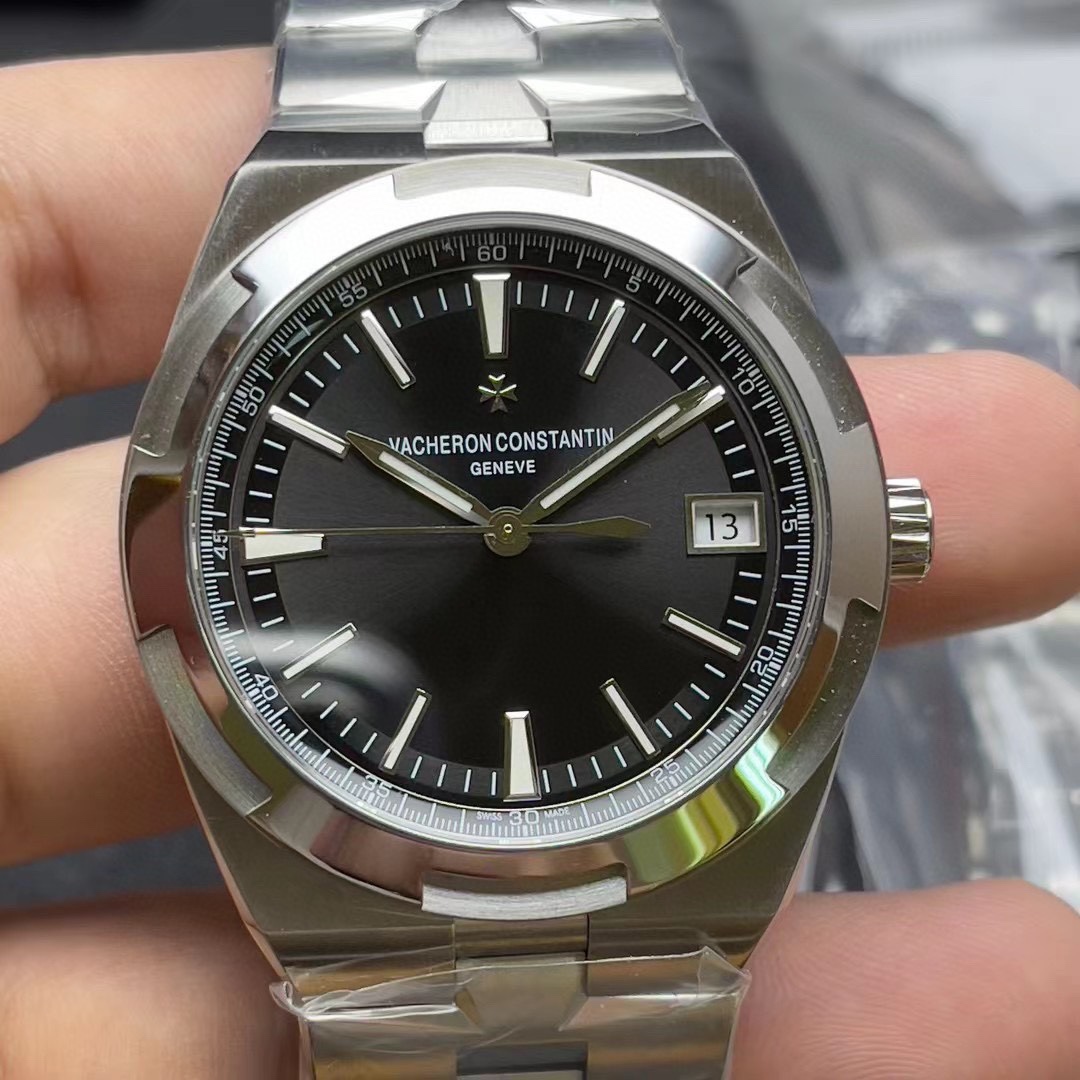 8F｜Cal.5100 무브먼트｜41mm｜바쉐론 콘스탄틴 오버시즈 4500V