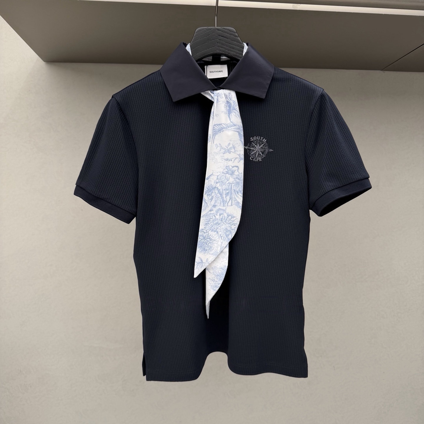 Southcross Scarf-Point Seersucker Collar T-Shirt