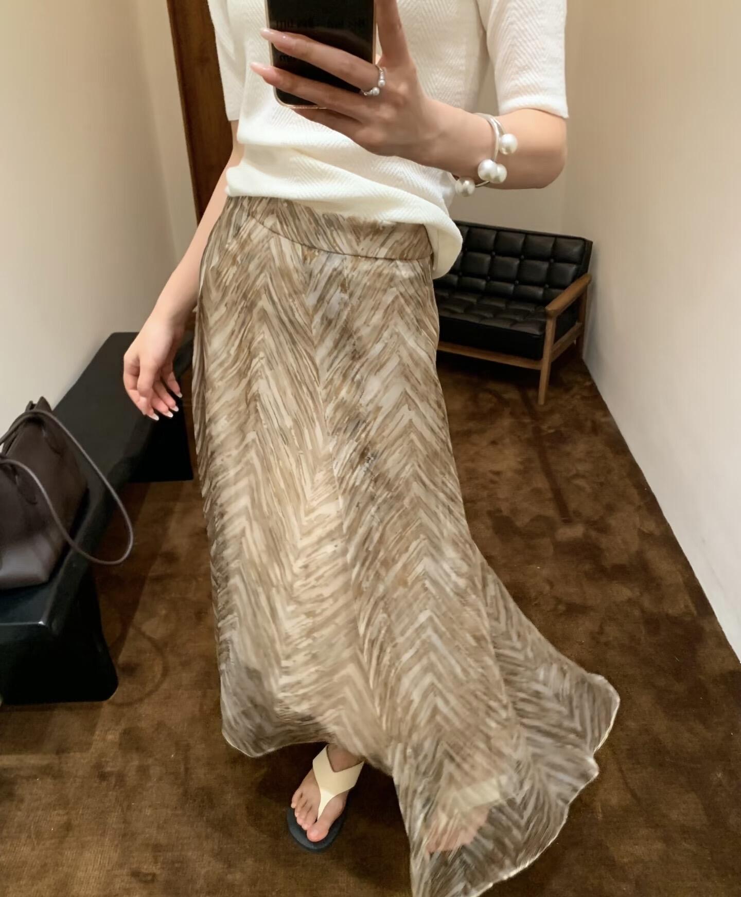 Brunello Cucinelli 셰브런 패턴 미디 스커트