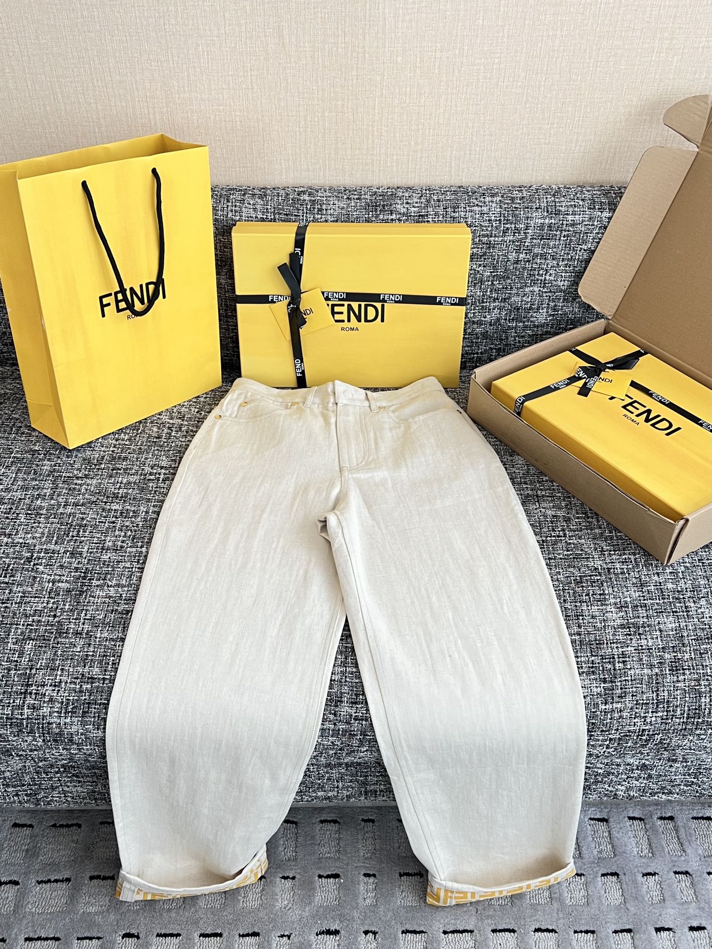 FENDI 스트레이트 진