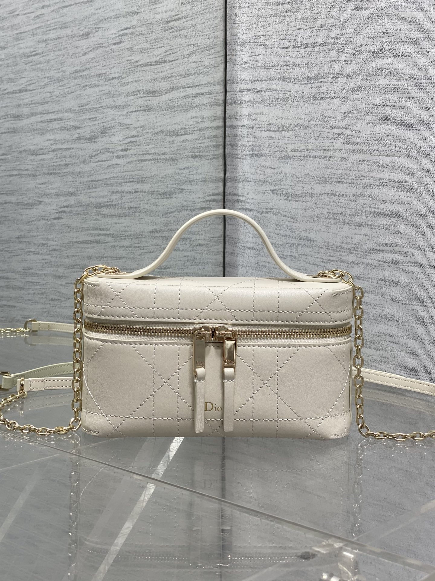 Dior Trianon Soft Vanity Mini Bag S4613OSRO 19*16.5*5.5cm