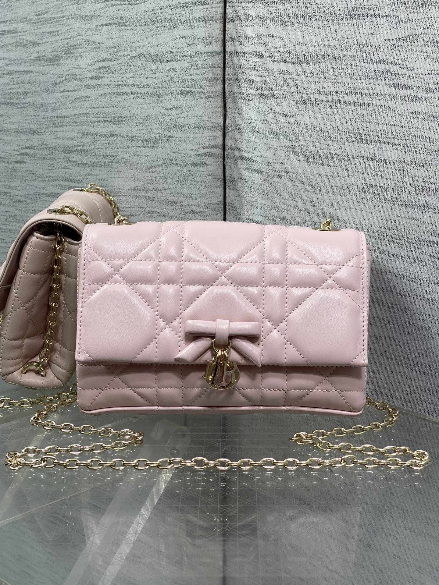 디올 Macrocannage 플랩 체인 미니 백  S2612OUWY_M900 21*11.5*7cm