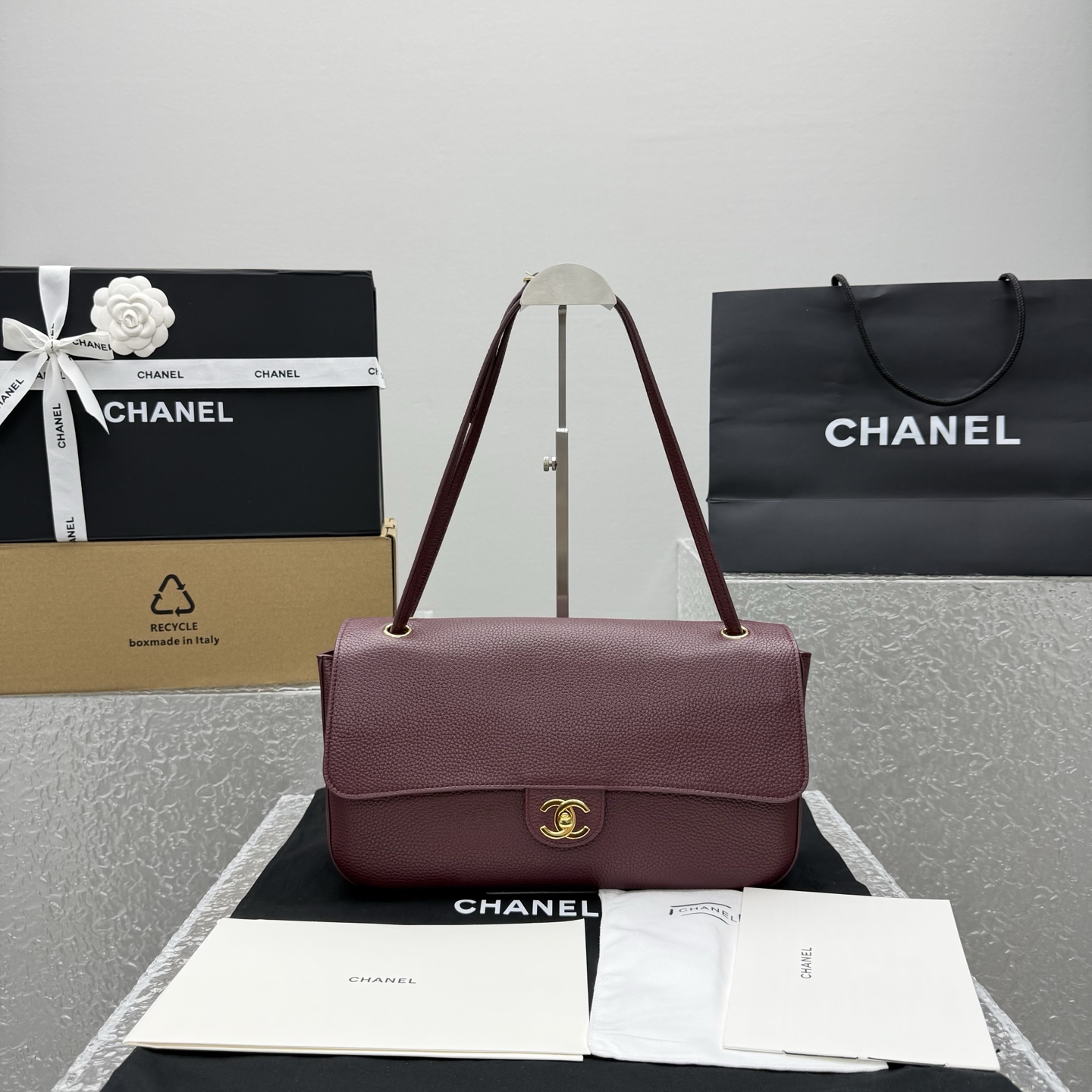 26S CF Maxi Flap Bag 33cm